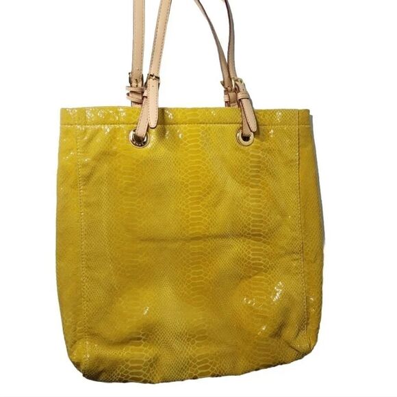 MICHAEL KORS Mustard yellow Reptile Snake Print Shoulder Tote Purse Bag See Pics - Picture 2 of 12